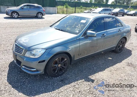 2012 Mercedes-Benz C 300 Luxury 4Matic из США, поврежденный, VIN WDDGF8BB5CA610068